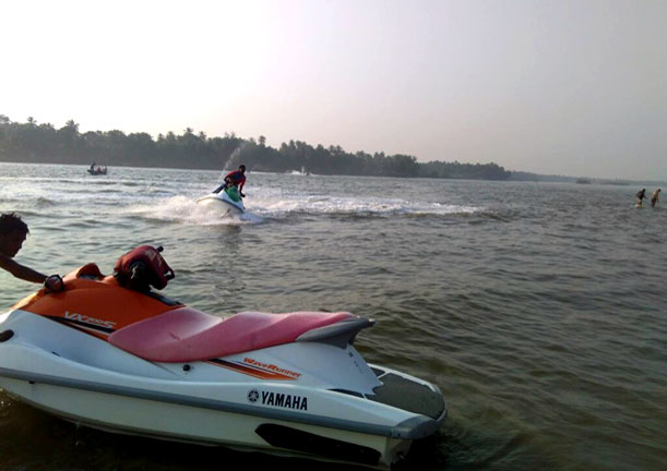 Water sports in Tarkarli